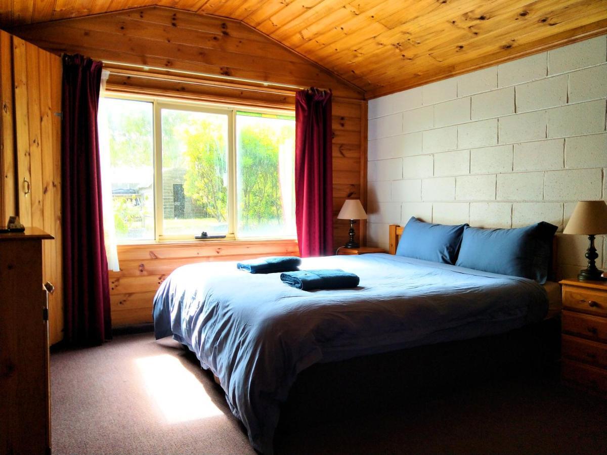 Twelve Apostles Motel & Country Retreat Princetown Room photo